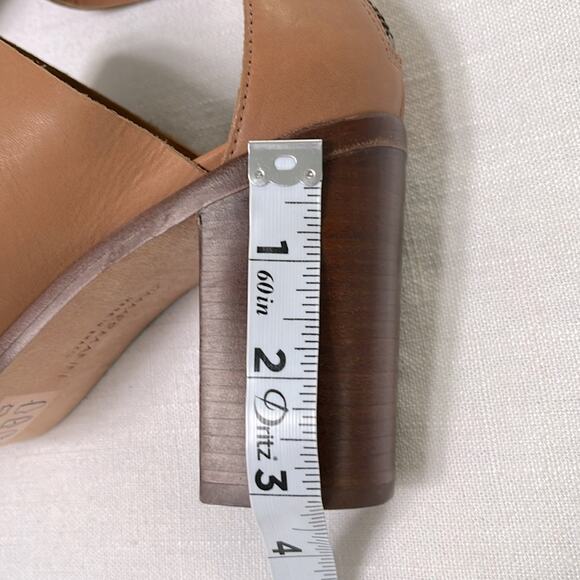 Zimmermann Utility Sandals Block Heel in Tan
size 37 - Picture 11 of 12